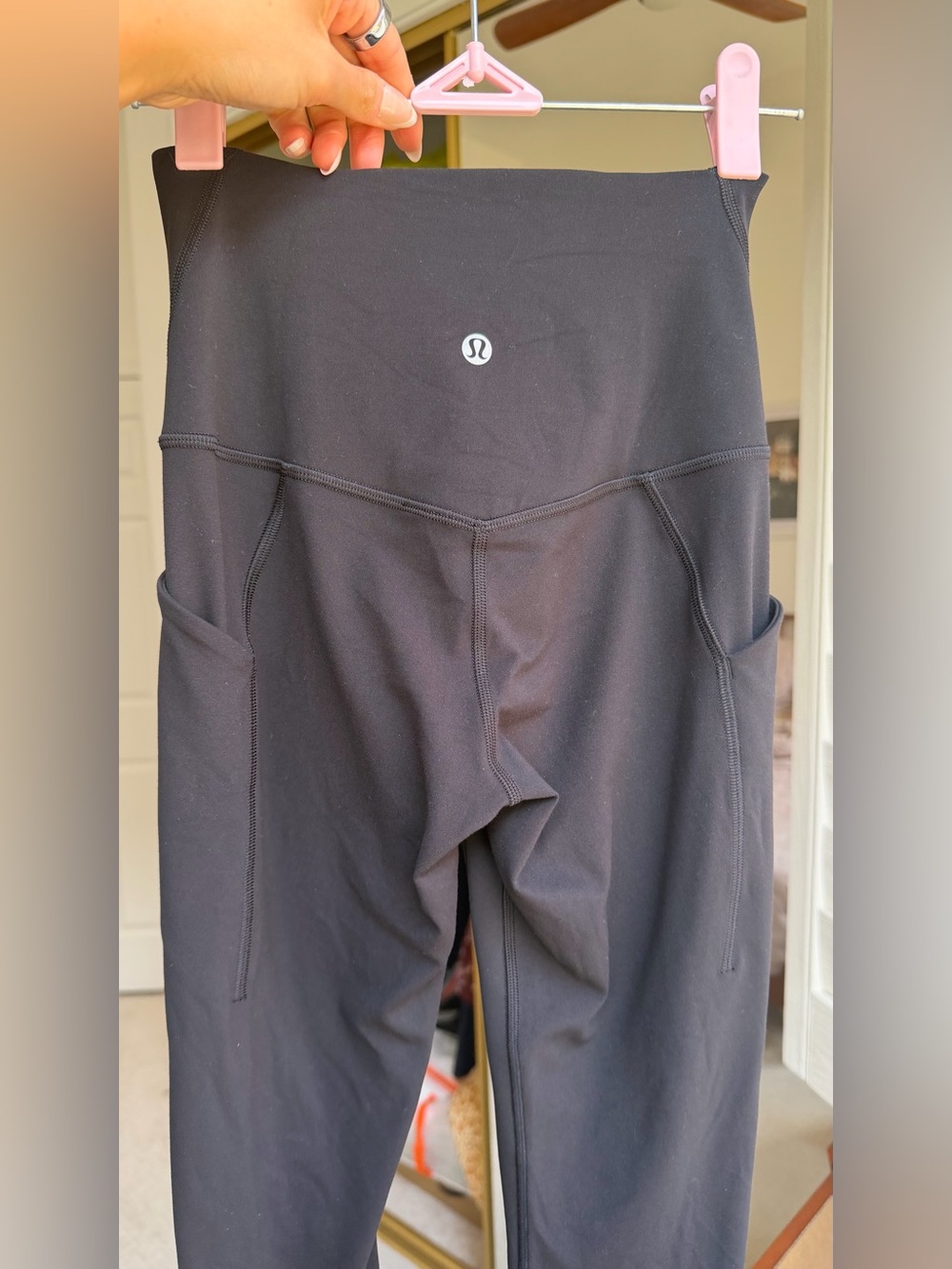 Lululemon Aligns w/ Pockets in Black - Picture 15 of 16